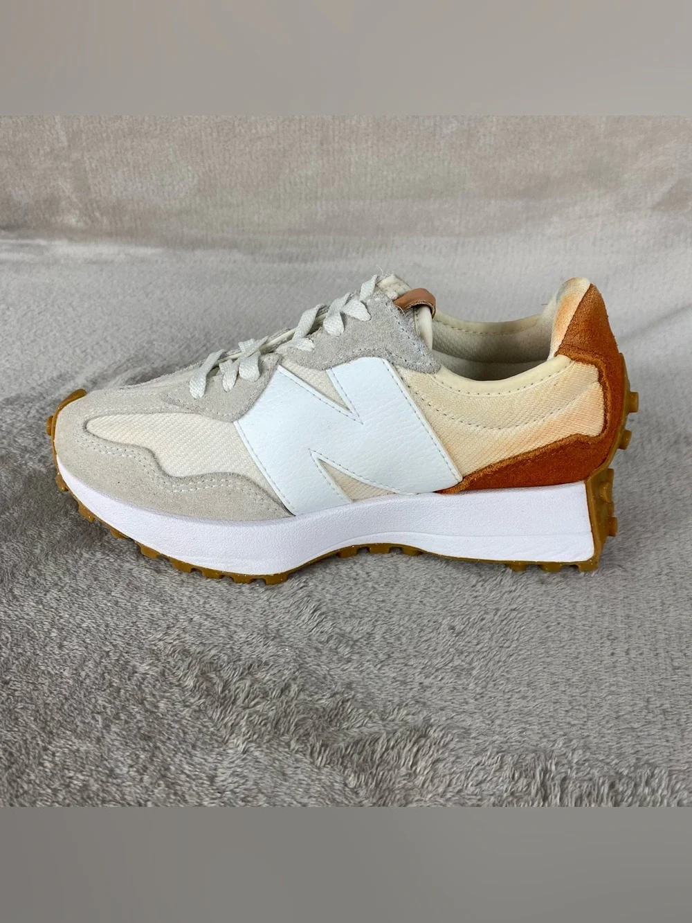 New Balance 327 WS327RA Womens Size 6 Sea Salt Rust Oxide Running Shoes